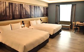 Yoyo Hotel